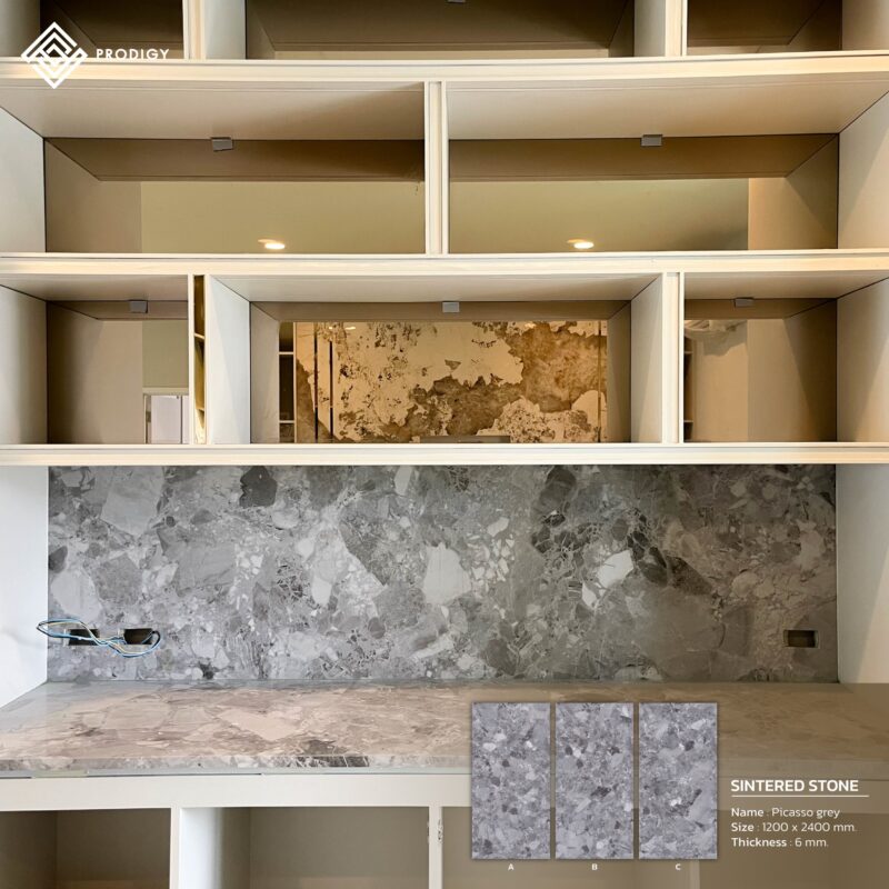โครงการเศรษฐสิริ พรานนก ใช้หินอ่อนเทียม Sintered Stone ปูผนัง พื้น และ เคาน์เตอร์ครัว