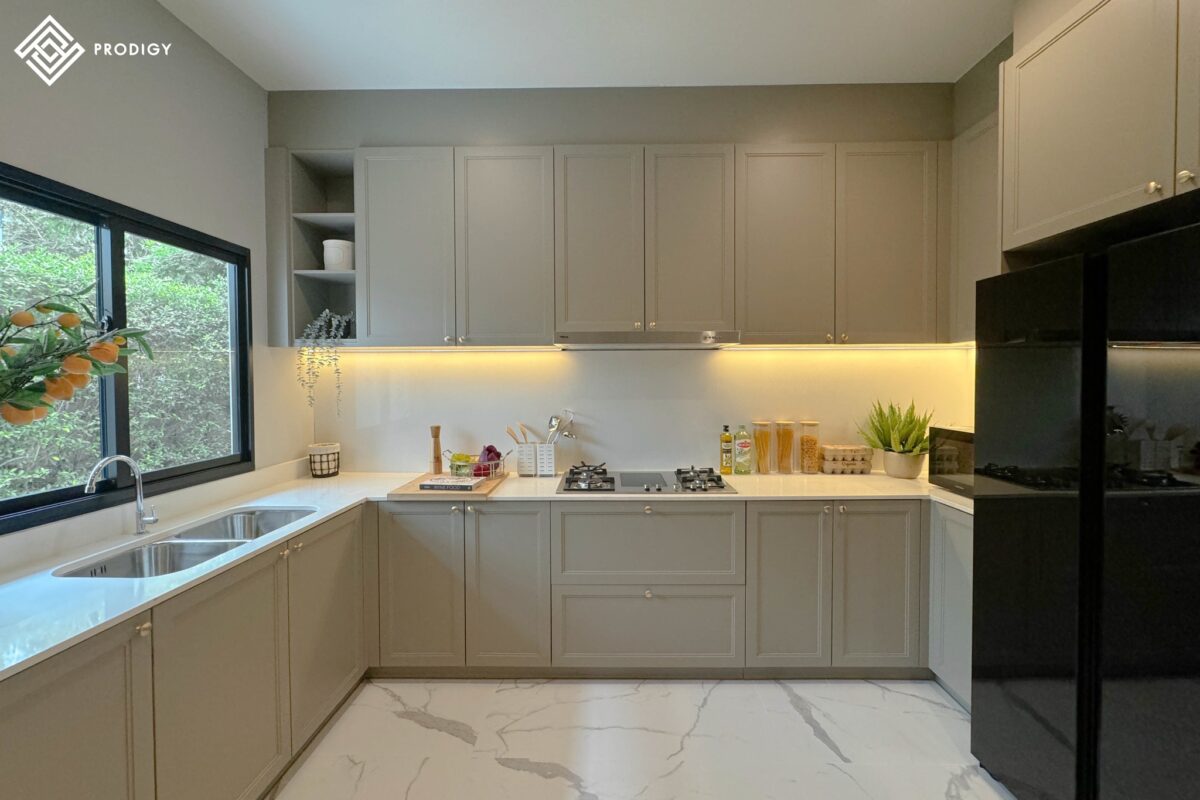โครงการเศรษฐสิริ พรานนก ใช้หินอ่อนเทียม Sintered Stone ปูผนัง พื้น และ เคาน์เตอร์ครัว